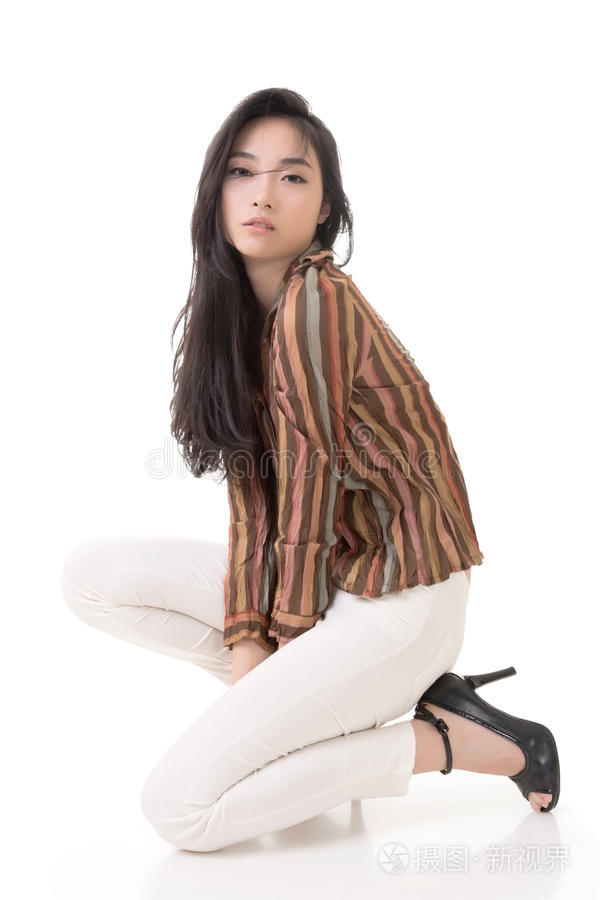 霓虹之下